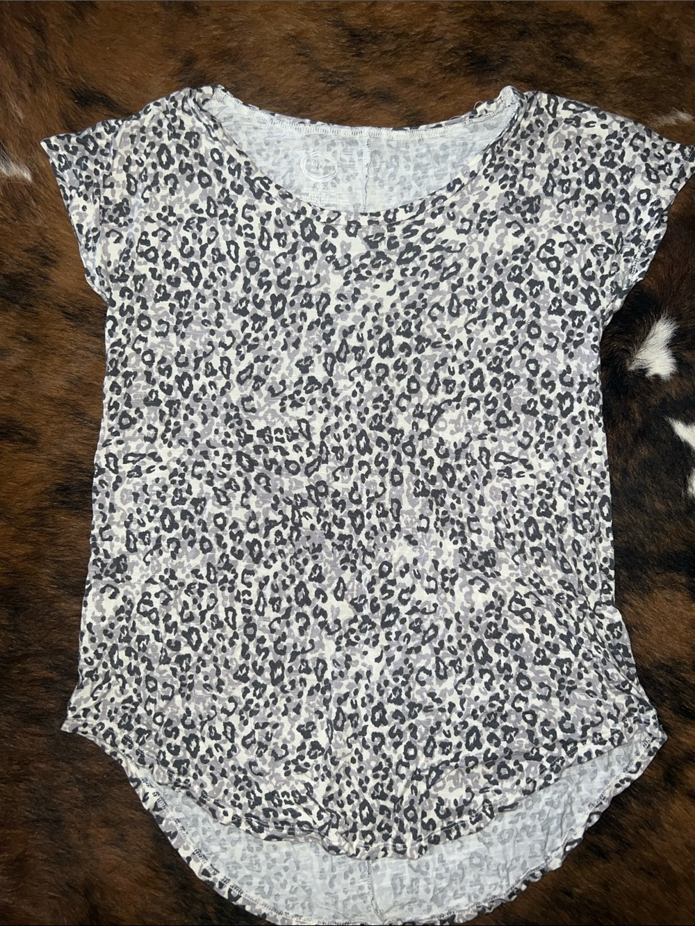 Maurices Gray Leopard Print Short Sleeve